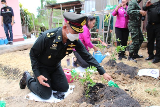 แม่ทัพภาคที่ 3 ส่งมอบบ้าน “สุขแรกแห่งแสงอรุณ” ให้กับผู้ประสบปัญหาที่อยู่อาศัย