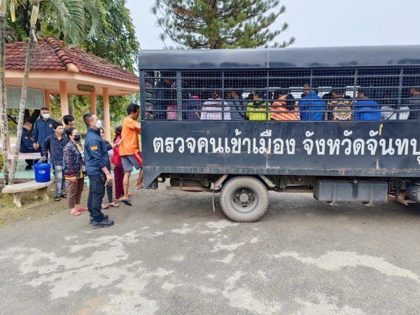 จันทบุรี-ตม.จว.จันทบุรี “เปิดยุทธการฟ้าสาง”จัดระเบียบแรงงานต่างด้าว