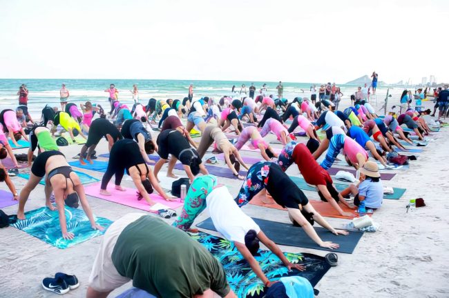 กลับมาอีกครั้งกับโยคะริมหาด ในงาน “Hua Hin Yoga Festival 2023” ตลอดเดือนแห่งความรัก