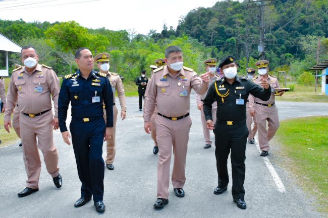 สตูล พล.ร.อ.สุทธินันท์ สมานรักษ์ ร.น. รอง ผบ.ทสส.(ทร.) และคณะตรวจเยี่ยม และติดตามผลการปฏิบัติงานด้านการส่งกำลังบำรุง ของ นพค.45 จังหวัดสตูล