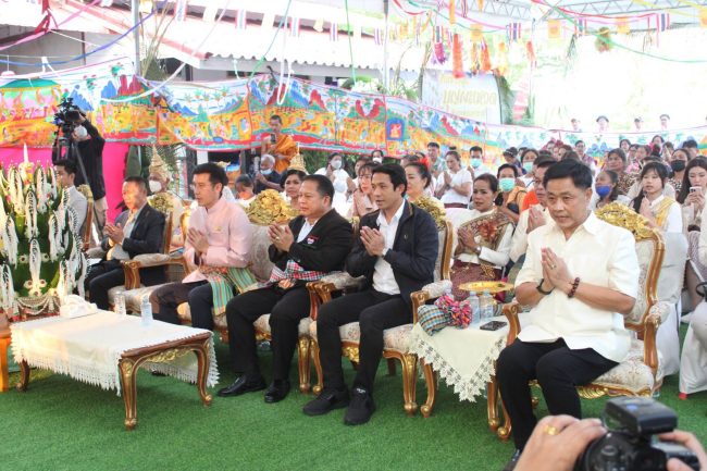 ปทุมธานี ชมรมไทย-อีสานคลองสาม ปทุมธานี จัดงานบุญ กินข้าวปุ้น “บุญผะเหวด” ฟังเทศน์มหาชาติ