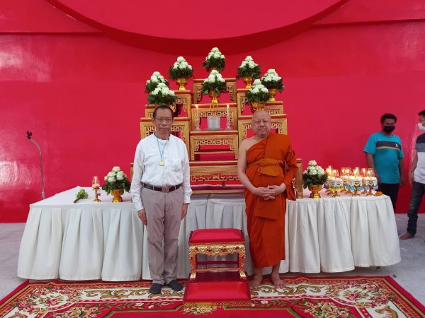 ปทุมธานี ผู้ว่าหมูป่านำพุทธศาสนิกชนร่วมเวียนเทียนรอบหลวงพ่อโสธรองค์ใหญ่ เนื่องใน “วันมาฆบูชา” ประจำปี ๒๕๖๖