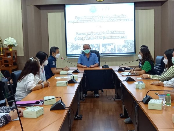 ปทุมธานี ลงเยี่ยมผู้ป่วยที่มีภาวะพึ่งพิง พร้อมลงพื้นที่มอบผ้าอ้อมสำเร็จรูปแก่ผู้ป่วยติดเตียง