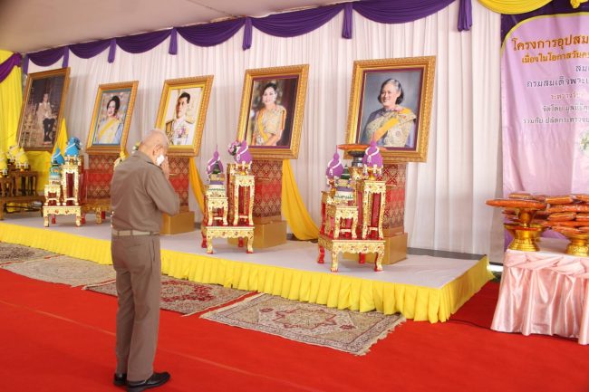 ปทุมธานี พิธีตัดปอยผมนาค โครงการอุปสมบทเฉลิมพระเกียรติ ๑๓๘ รูป เพื่อถวายพระราชกุศล