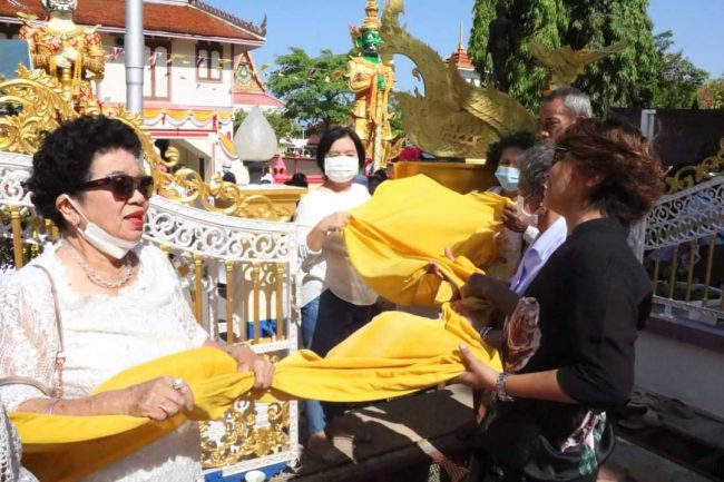 สตูล พุทธศาสนิกชนจังหวัดสตูล ร่วมพิธีแห่ผ้าขึ้นห่มพระบรมธาตุเจดีย์ศรีเมืองใต้ เพื่อสืบสานพระพุทธศาสนา เนื่องในวันมาฆบูชา ปี 2566