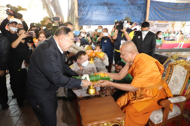 อยุธยา – รองนายกฯ ประวิตร ลงพื้นที่ตรวจติดตามแผนบรรเทาอุทกภัยลุ่มน้ำเจ้าพระยาตอนล่าง และแผนพัฒนาแหล่งน้ำสำคัญในจังหวัดพระนครศรีอยุธยา พร้อมกำชับเร่งลดปัญหาแล้งในพื้นที่