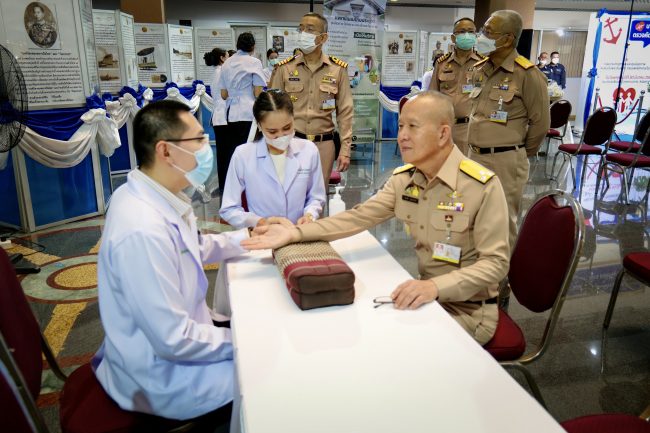 กองทัพเรือจัดกิจกรรม “นาวีรักษ์ดวงตา กายา และหัวใจ” ตรวจคัดกรองภาวะสุขภาพเชิงรุกให้กำลังพลในภาพรวมของร่างกาย เพื่อประเมินสุขภาพตนเอง รับคำแนะนำในการดูแลสุขภาพอย่างถูกต้อง