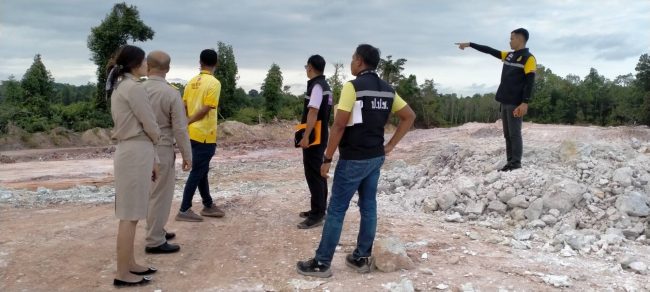 นราธิวาส-ป.ป.ช.นราธิวาส สนธิกำลังร่วมสำนักงานอุตสาหกรรมจังหวัดนราธิวาส ฝ่ายปกครอง และองค์กรปกครองส่วนท้องถิ่น เข้าตรวจสังเกตการณ์การขุด ตัก ถม ดินในพื้นที่ 4 ตำบล 3 อำเภอ ของจังหวัดนราธิวาส รวม 7 จุด