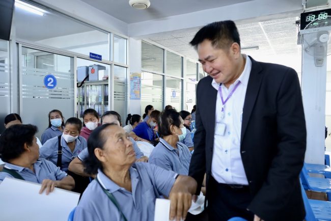 พิษณุโลกอบจ.พิษณุโลก ร่วมพบปะ อสม. พร้อมตรวจเยี่ยมและติดตามการปฏิบัติงานของเจ้าหน้าที่ รพ.สต.วังพิกุล อ.วังทอง