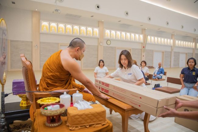 มูลนิธิพุทธภูมิธรรมเป็นตัวแทนมอบโคมไฟและหลอดไฟให้กับสถานปฎิบัติธรรมยุวพุทธิกสมาคม ศูนย์4 จังหวัดพระนครศรีอยุธยา