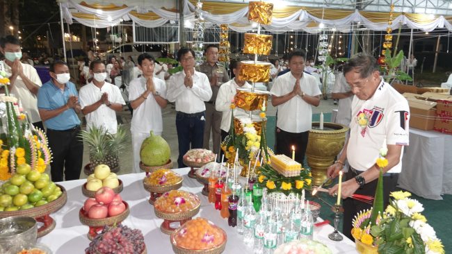 ปทุมธานี นายกแจ็สมอบพระพุทธรูปโบราณล้ำค่ากว่า 700 ปีเพื่อเป็นพระคู่บ้านคู่เมืองอำเภอหนองเสือ