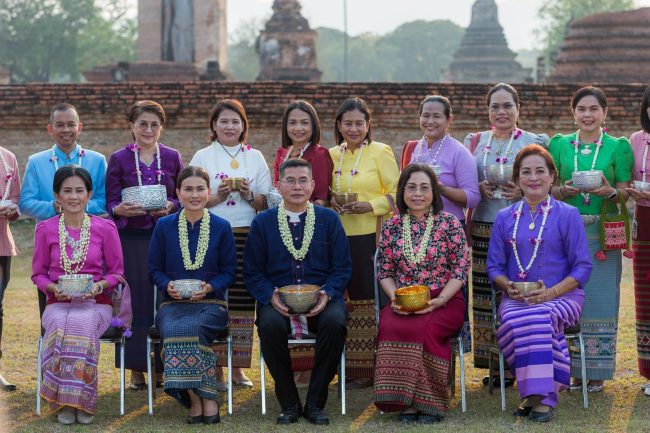 สุโขทัย-พ่อเมืองสุโขทัย รณรงค์กิจกรรมเชิญชวนสวมผ้าไทยเที่ยวสงกรานต์สุโขทัย