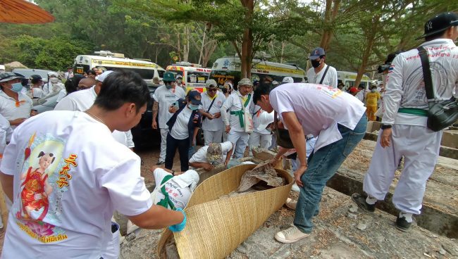 ปราจีนบุรี-ปิดป่าช้าอย่างเป็นทางการหลังเปิดงานมหากุศลเก็บศพไร้ญาติ