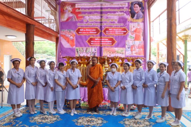 สมุทรปราการ- เทิดพระเกียรติ 68 พรรษา “พระครูแจ้” เจ้าอาวาสวัดบางพลีใหญ่กลาง จัดพิธีบรรพชาอุปสมบทหมู่ 21 รูป เนื่องในวันคล้ายวันพระราชสมภพ