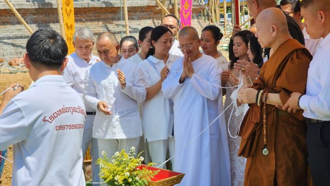 สุโขทัย-รองแม่ทัพภาค 3 เททองหล่อพระเจ้าเก้าตื้อองค์ใหญ่สุดภาคเหนือวัดพิพัฒน์มงคล