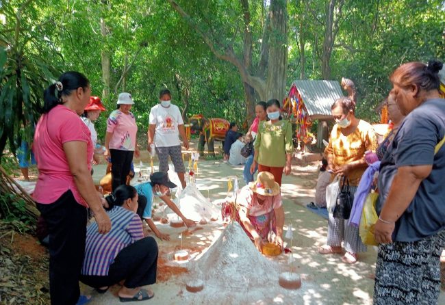 กาฬสินธุ์สืบสานประเพณีบุญเบิกบ้านรับฤดูทำนาจุดบั้งไฟขึ้นฟ้าทำนายฝน