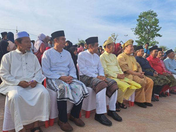 “ทวี-วันนอร์”ร่วมกิจกรรม รณรงค์ “แต่งชุดมลายู ปลุกเลือก “พรรคของเรา”