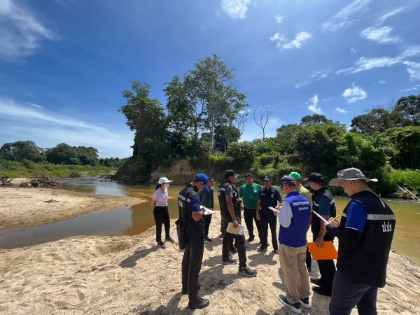 นราธิวาส-ป.ป.ช. นรา สนธิกำลัง เปิดปฏิบัติการตรวจสอบการลักลอบดูดตักทรายในลำน้ำ อำเภอระแงะ จังหวัดนราธิวาส