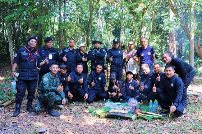 ปทุมธานี ชมรมจิตอาสาทหารพรานค่ายปักธงชัย จังหวัดปทุมธานี จำนวน 80 นาย เข้ารับการฝึกอบรมพิเศษ