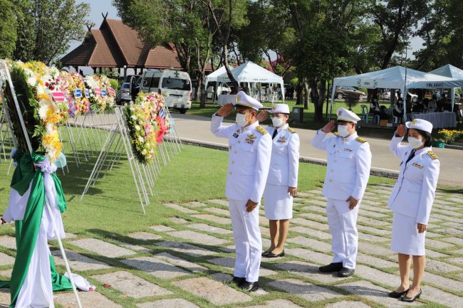 ลำปาง-กฟผ.แม่เมาะ ร่วมกับจังหวัดลำปาง จัดพิธีวางพวงมาลาถวายบังคมพระบรมราชานุสาวรีย์ ร.7 เนื่องในวันคล้ายวันสวรรคต