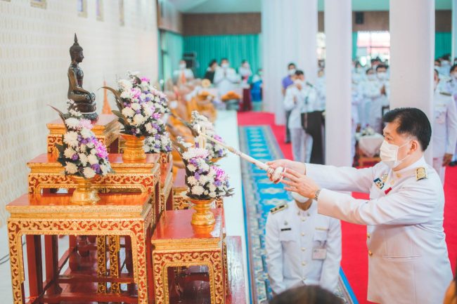 นครนายก – พิธีเจริญพระพุทธมนต์ทำบุญตักบาตรถวายพระราชกุศล แด่สมเด็จพระนางเจ้าสุทิดาพัชรสุธาพิมลลักษณ พระบรมราชินี เนื่องในโอกาสวันเฉลิมพระชนมพรรษา 3 มิถุนายน 2566 และพิธีเวียนเทียน เนื่องในเทศกาลวันวิสาขบูชา