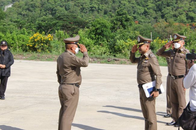 สระบุรี/รองผบ.ตร.บินด่วน ลงพื้นที่สระบุรี ประชุมเร่งติดตามความคืบหน้าการสืบสวนสอบสวนคดีสำคัญของสภ.พระพุทธบาท ชั้น 3 ภ.จว.สระบุรี