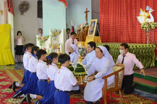 กาฬสินธุ์ ร.ร.เซนต์ยอแซฟกาฬสินธุ์จัดพิธีไหว้ครูระลึกถึงพระคุณบูรพาจารย์