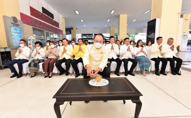 ก.แรงงาน จัดพิธีเจริญพระพุทธมนต์และทำบุญตักบาตร ถวายพระกุศลแด่สมเด็จพระอริยวงศาคตญาณ สมเด็จพระสังฆราช สกลมหาสังฆปริณายก เนื่องในโอกาสฉลองพระชนมายุ 8 รอบ