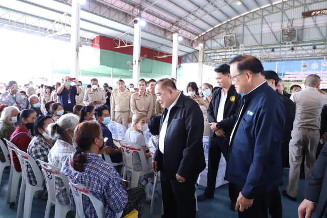 เพชรบูรณ์-รองนายกรัฐมนตรี ตรวจราชการและมอบหนังสืออนุญาตให้เข้าทำประโยชน์หรืออยู่อาศัยในเขตป่าสงวนแห่งชาติ