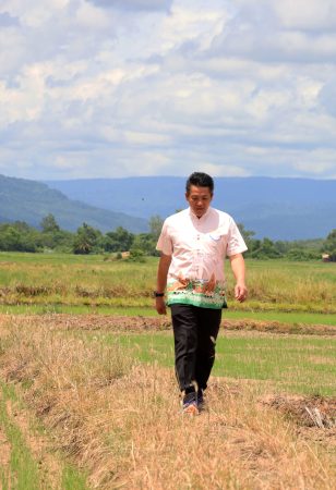 พิษณุโลก  อบจ.พิษณุโลก ติดตั้งเครื่องสูบน้ำช่วยผันน้ำเข้านาข้าวให้ชาวนากว่า 3 พันไร่ กำลังจะยืนต้นตายในพื้นที่ ต.ท่าหมื่นราม อ.วังทอง