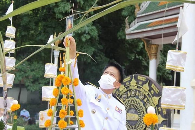 สระบุรี-ประกอบพิธี บวงสรวงดวงพระวิญญาณสมเด็จพระเจ้าทรงธรรมและสิ่งศักดิ์สิทธิ์ในโอกาสการจัดงานประเพณีตักบาตรดอกเข้าพรรษาและถวายเทียนพรรษาพระราชทาน ประจำปี 2566