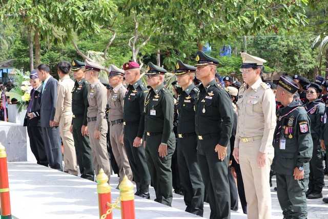 กรมทหารพรานที่ 26 ค่ายปักธงชัย ประกอบพิธีสดุดี และวางพวงมาลาอนุสาวรีย์วีรชน อาสาสมัครทหารพรานค่ายปักธงชัย เนื่องในวันสถาปนาเหล่าทหารพราน ครบรอบปีที่ 45