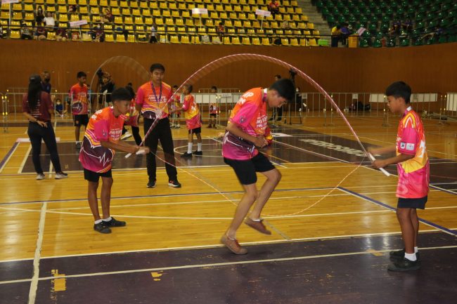 กลุ่มไทยออยล์ ปั้นทีมเยาวชนนักกีฬากระโดดเชือกจากแหลมฉบัง คว้าถ้วยรางวัลพระราชทาน