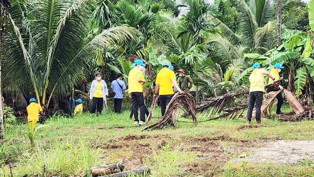 ตราด -สนง.โยธาธิการและผังเมืองตราด ร่วมอำเภอคลองใหญ่ พร้อมจิตอาสาขุดลอกคลองเปิดทางน้ำป้องกันน้ำท่วมช่วงฤดูฝน