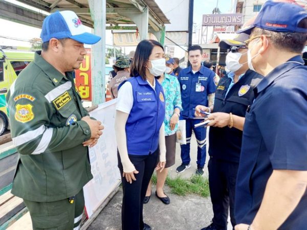 ปทุมธานี “เร่งด่วน” รองผู้ว่าฯ ปทุมธานีลงพื้น สั่งปรับผิวจราจรที่เป็นเนินสูง แก้ไขปัญหาอุบัติเหตุรายวัน