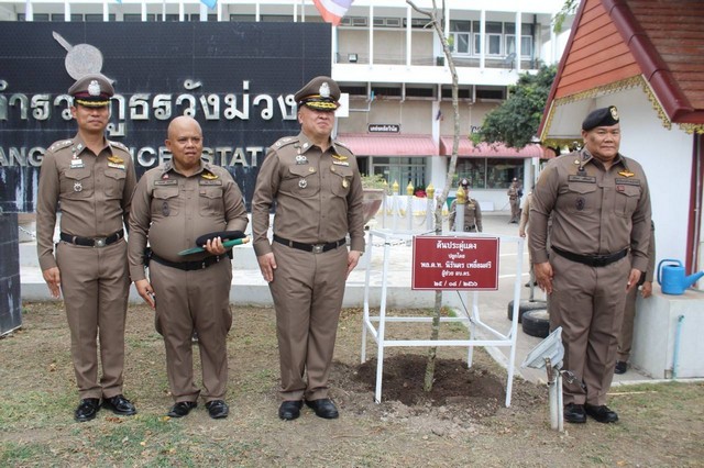 สระบุรี/ ผู้ช่วยผู้บัญชาการตำรวจแห่งชาตตรวจ เยี่ยมและมอบสิ่งของบำรุงขวัญแก่ข้าราชการตำรวจ สภ.วังม่วง จ.สระบุรี