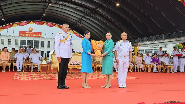 นาวิกโยธิน จัดพิธีย่ำพระสุริย์ศรี สวนสนามเทิดเกียรติผู้บัญชาการนาวิกโยธิน และกำลังพลในสังกัด โอกาสเกษียณือายุราชการ