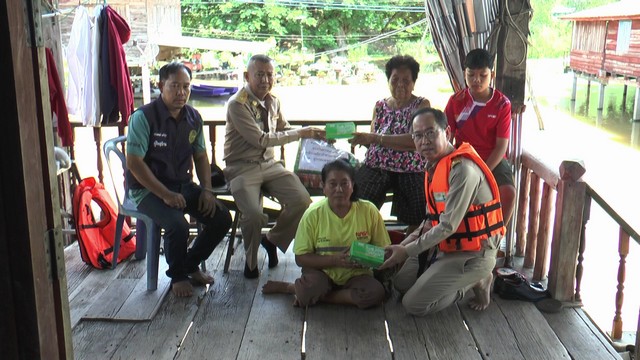 พิจิตร-แม่น้ำยมพิจิตรล้นตลิ่งท่วมบ้านเรือนที่อยู่ที่ลุ่มต่ำริมแม่น้ำ