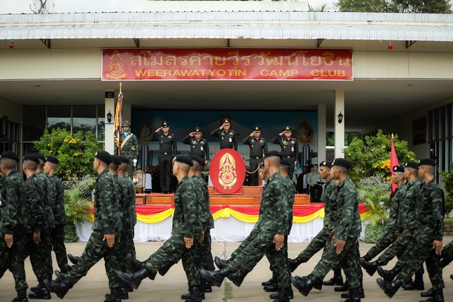 (สุรินทร์) มทบ.25 จัดพิธีอำลาธงชัยเฉลิมพล และพิธีอำลาผู้บังคับบัญชาของทหารกองประจำการ รุ่นปี 2564 ผลัดที่ 2