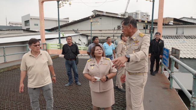 ปทุมธานีนายกแจ็สไม่ยอมเตรียมตั้งทนายช่วยชุมชน371หลังคาเรือนถูกนิติโครงการดังปิดทางเข้าออก