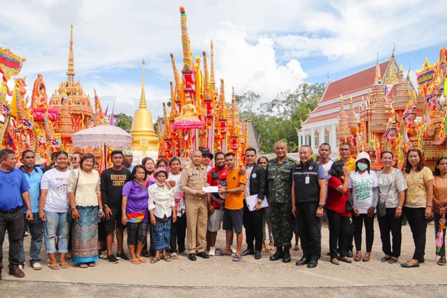 วัดนาทวีร่วมกับอำเภอและ อบจ.สงขลา จัดจัดงานประเพณีลากพระและตักบาตรเทโว ประจำปี 2566