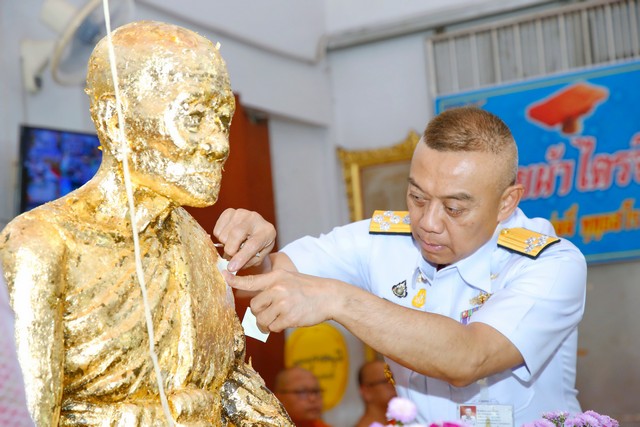 ผู้บัญชาการทหารเรือ เป็นประธานเปิดงานวันคล้ายวันมรณภาพหลวงพ่ออี๋ วัดสัตหีบ ปีที่ 77