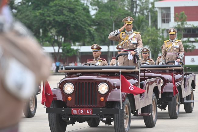 สำนักงานตำรวจแห่งชาติจัดพิธีสดุดีข้าราชการตำรวจที่เสียชีวิต จากการปฏิบัติหน้าที่ พิธีกล่าวคำสัตย์ปฏิญาณตนและสวนสนาม ของข้าราชการตำรวจและนักเรียนนายร้อยตำรวจ