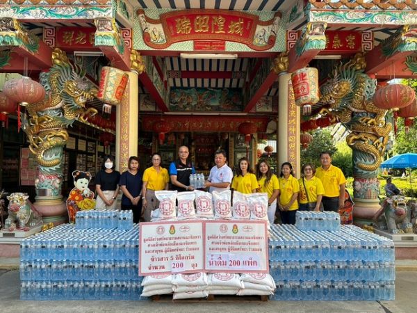 ฉะเชิงเทรา-มูลนิธิสว่างศรัทธาธรรมสถานฉะเชิงเทรา- วิหารแปดเซียนแปดริ้ว-ศาลเจ้าพ่อหลักเมืองฉะเชิงเทรา มอบข้าวสารอาหารแห้ง เพื่อถวายเป็นพระราชกุศล