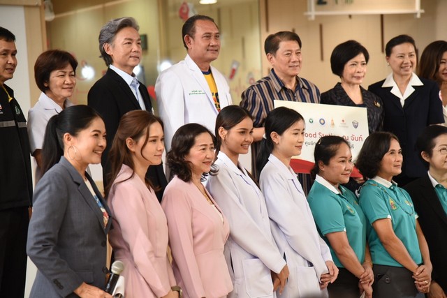 จันทบุรี-รพ.พระปกเกล้าจันทบุรี ร่วมกับ ห้างสรรพสินค้าเซ็นทรัลจันทบุรี เปิด ศูนย์รับบริจาคโลหิต PPK Blood Station ณ จันท์ เพิ่มช่องทางการบริจาคโลหิตที่เข้าถึงได้ง่าย แก้ปัญหาขาดแคลนโลหิตสำรองช่วยเหลือเพื่อนมนุษย์