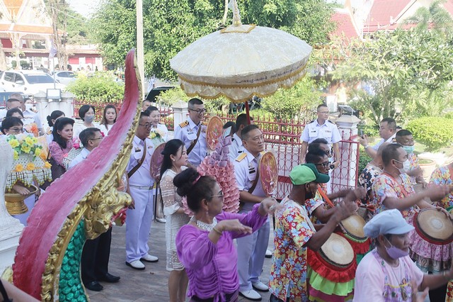 มหากุศล รพ.สมเด็จพระนางเจ้าสิริกิติ์ฯ พร้อมผู้มีจิตศรัทธา ร่วมทอดกฐินสามัคคีบูรณะปฎิสังขรณ์ ศาลากลางน้ำ กว่า 7 แสนบาท