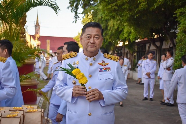 ร้อยเอ็ด…จังหวัดร้อยเอ็ดทำบุญตักบาตรถวายราชกุศลเนื่องในวัน สมเด็จพระมหาธีรราชเจ้า ประจำปี 2566