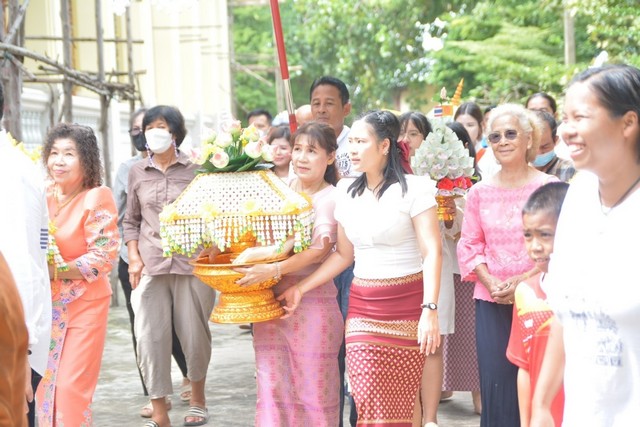 ชลบุรี-วัดหัวถนนทอดกฐินสามัคคีพุทธศาสนิกชน จากทั่วประเทศร่วมบุญอย่างล้นหลาม