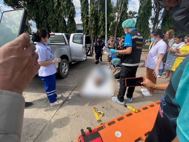 ปราจีนบุรี-ยิงสาวคนสนิทก่อนขับรถไปกินยาฆ่าหญ้าตายในรถที่ปั๊มน้ำมัน