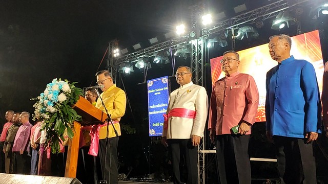 เพชรบูรณ์-สันติ พร้อมพัฒน์ รมต.ช่วยสาธารสุข เปิดงานประเพณีนมัสการหลวงพ่อเพชรศักดิ์สิทธิ์